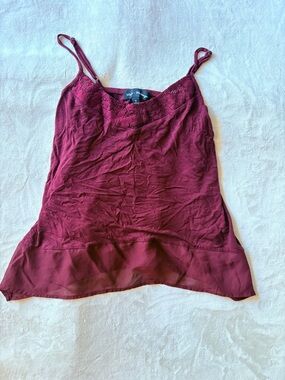 Burgundy Lace-Trim Cropped Camisole Top with Sheer Hem | Maroon Flowy Blouse